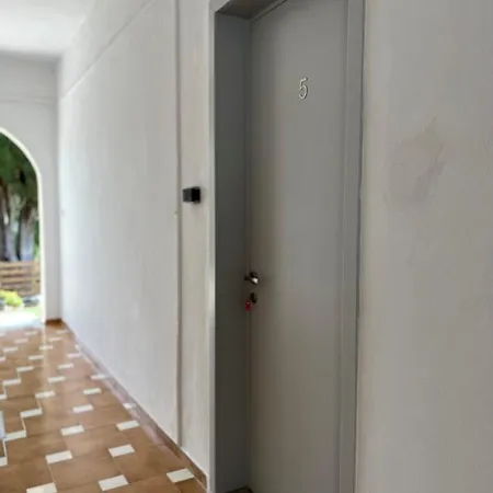 Dolphin Apartment *